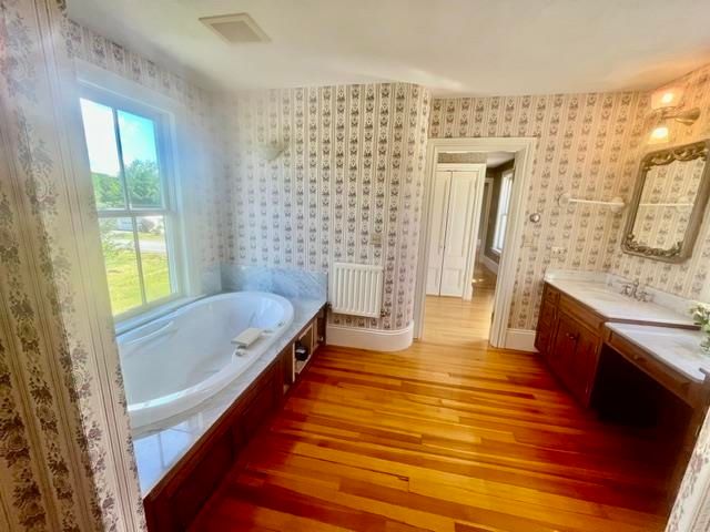 34 Post Road, North Hampton, NH 03862