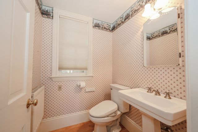 34 Post Road, North Hampton, NH 03862
