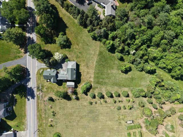 34 Post Road, North Hampton, NH 03862