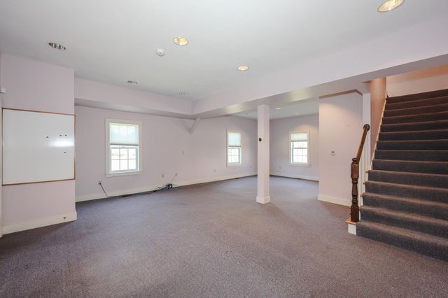 34 Post Road, North Hampton, NH 03862