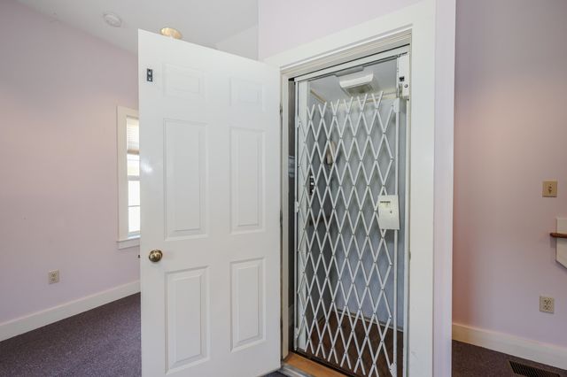 34 Post Road, North Hampton, NH 03862