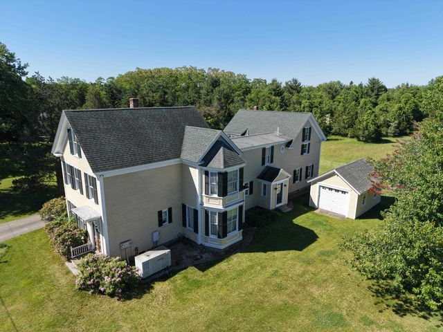 34 Post Road, North Hampton, NH 03862