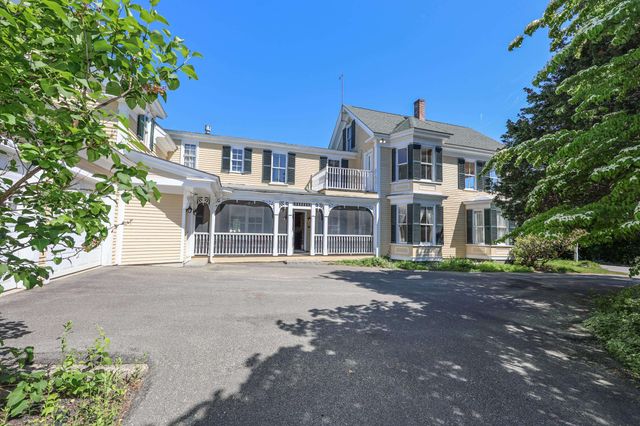 34 Post Road, North Hampton, NH 03862