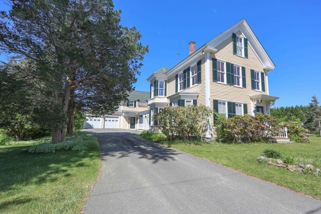 34 Post Road, North Hampton, NH 03862