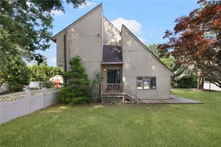 1 Charity Drive, Warren, RI 02885