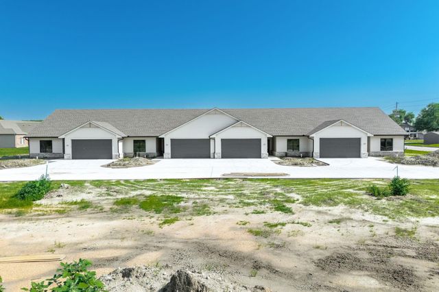 125 N Sheridan Ave, Valley Center, KS 67147