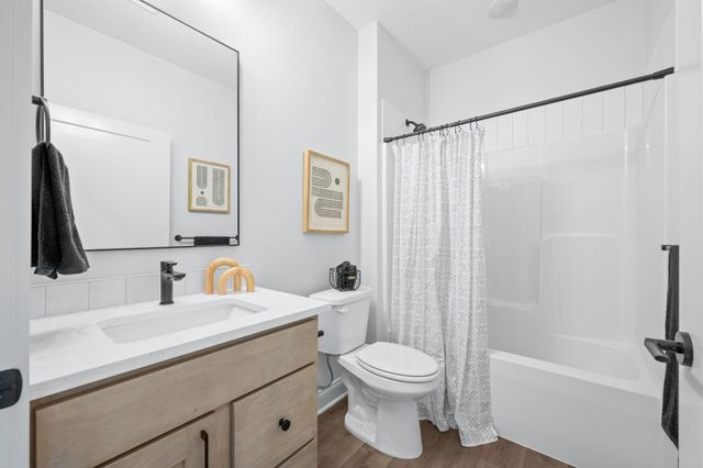 125 N Sheridan Ave, Valley Center, KS 67147