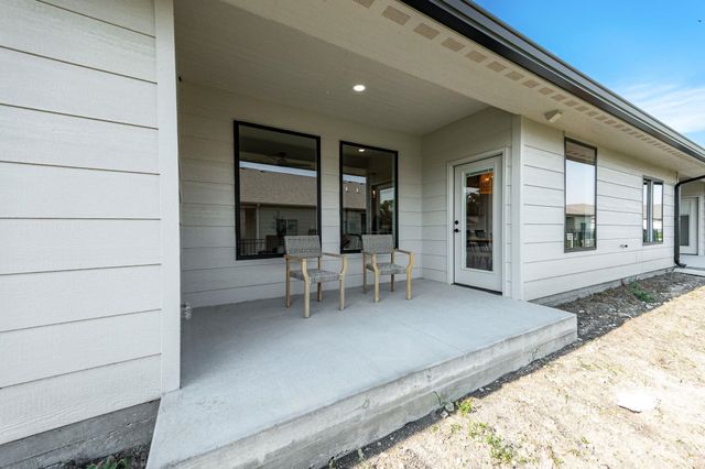 125 N Sheridan Ave, Valley Center, KS 67147