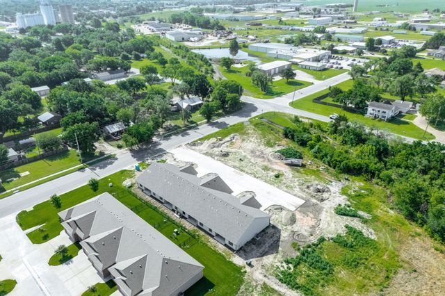 125 N Sheridan Ave, Valley Center, KS 67147