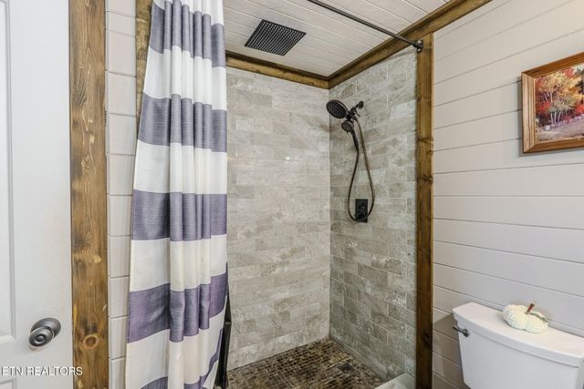 133 Hickory Flats Rd, Harriman, TN 37748