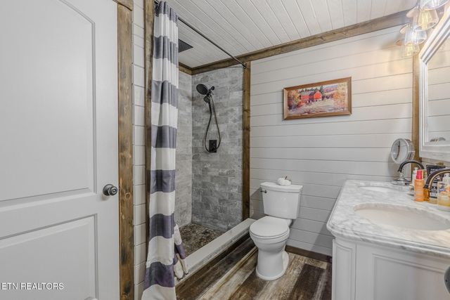 133 Hickory Flats Rd, Harriman, TN 37748