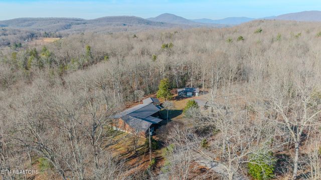 133 Hickory Flats Rd, Harriman, TN 37748