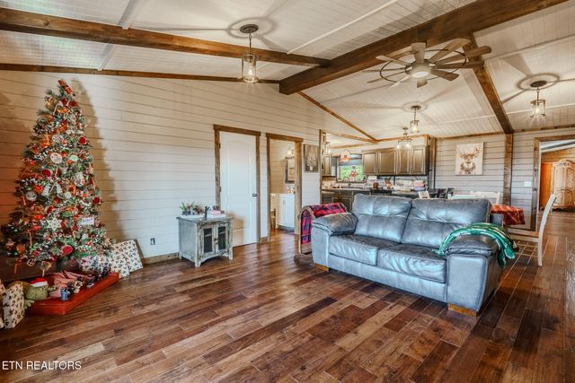 133 Hickory Flats Rd, Harriman, TN 37748
