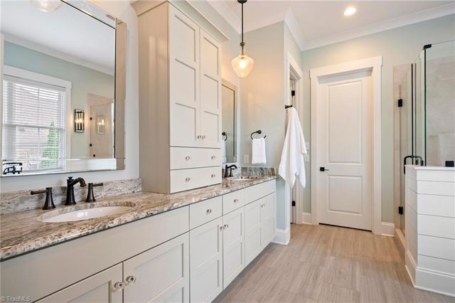 5348 Summer Hill Lane, Winston-salem, NC 27106