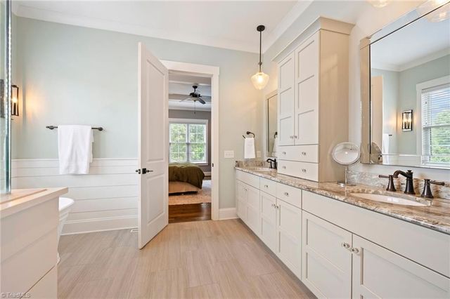 5348 Summer Hill Lane, Winston-salem, NC 27106