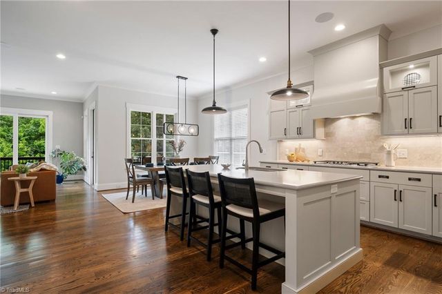 5348 Summer Hill Lane, Winston-salem, NC 27106