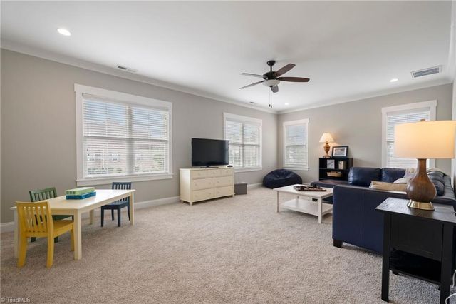 5348 Summer Hill Lane, Winston-salem, NC 27106
