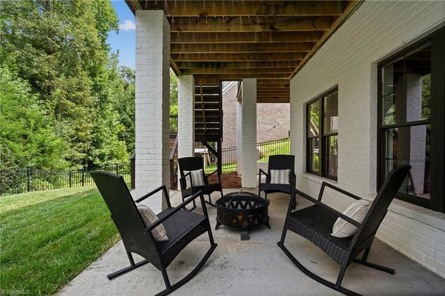 5348 Summer Hill Lane, Winston-salem, NC 27106