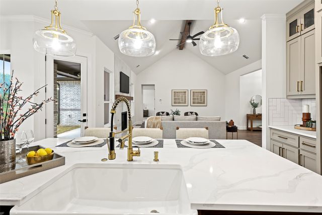 1000 Canyon Lake Road, Wills Point, TX 75169