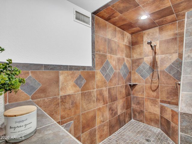 18846 N 95TH Avenue, Peoria, AZ 85382