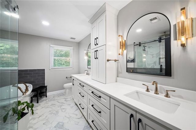 2556 Midvale Lane, Tucker, GA 30084