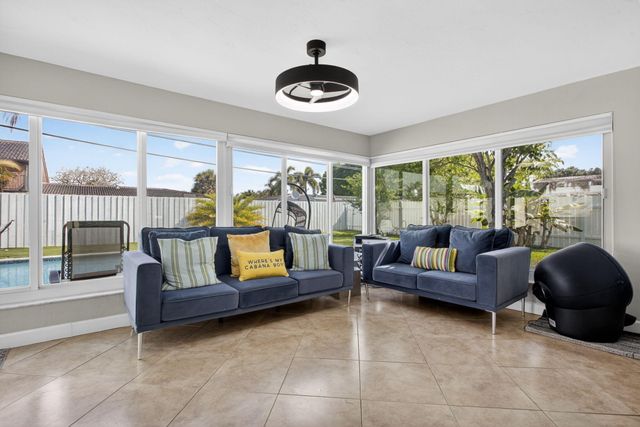 571 SE 14th Street, Pompano Beach, FL 33060