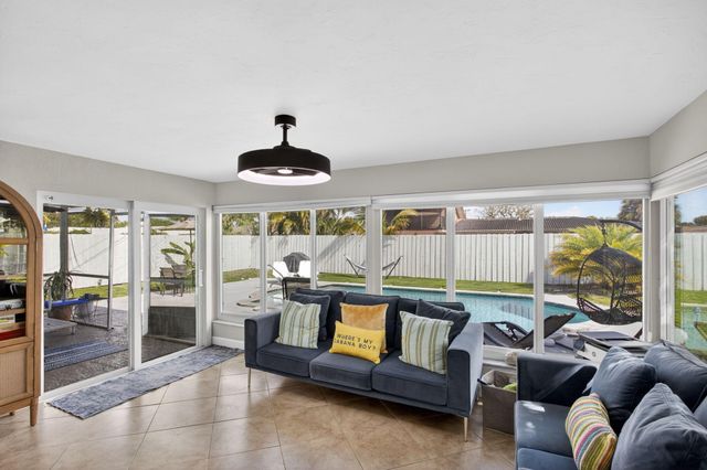 571 SE 14th Street, Pompano Beach, FL 33060