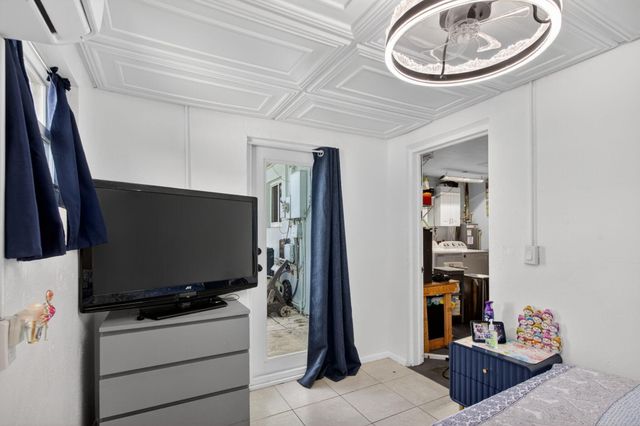 571 SE 14th Street, Pompano Beach, FL 33060