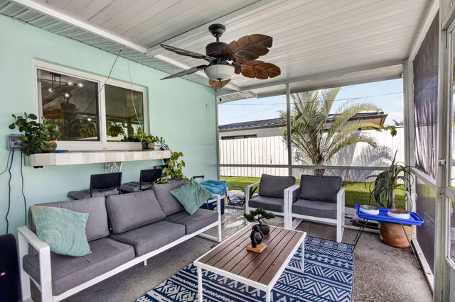 571 SE 14th Street, Pompano Beach, FL 33060