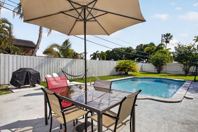 571 SE 14th Street, Pompano Beach, FL 33060