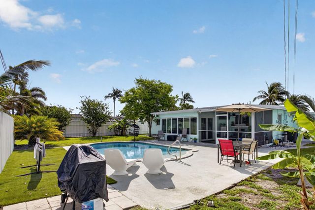 571 SE 14th Street, Pompano Beach, FL 33060