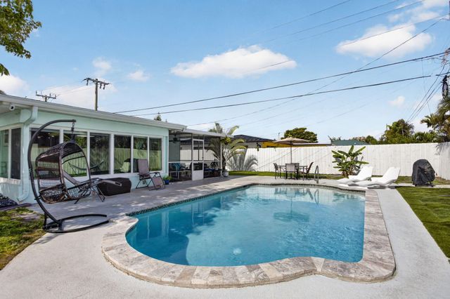 571 SE 14th Street, Pompano Beach, FL 33060