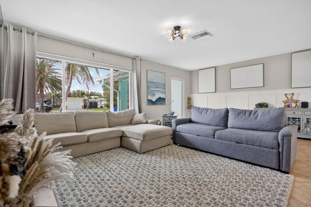 571 SE 14th Street, Pompano Beach, FL 33060