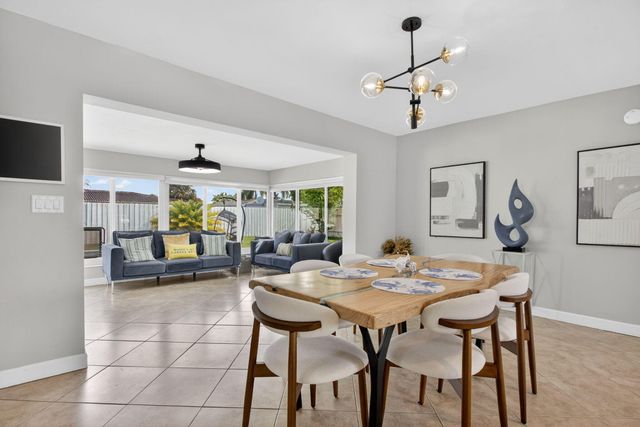 571 SE 14th Street, Pompano Beach, FL 33060