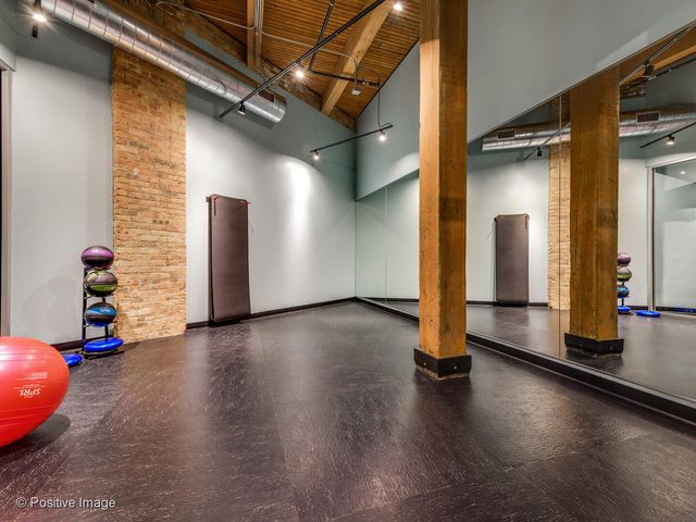 668 N Kingsbury Street 206, Chicago, IL 60654