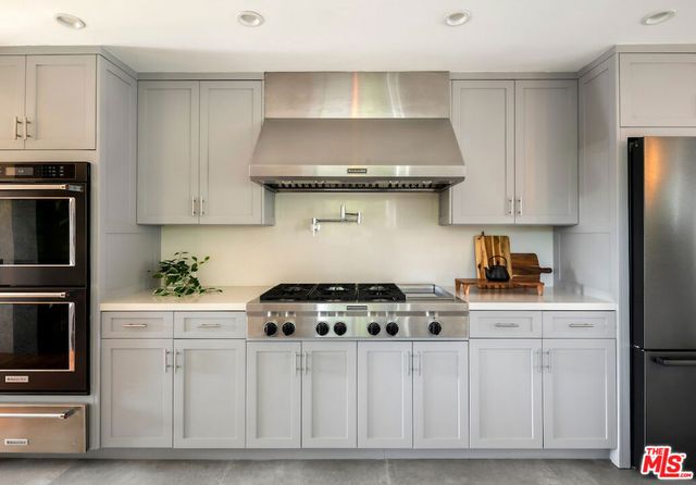 8130 Fordham Road, Los Angeles, CA 90045