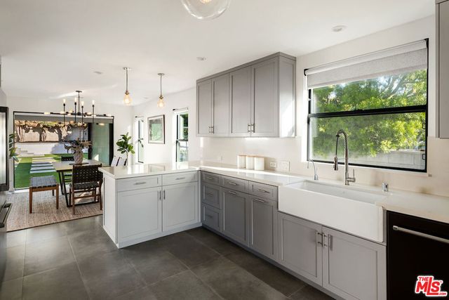 8130 Fordham Road, Los Angeles, CA 90045