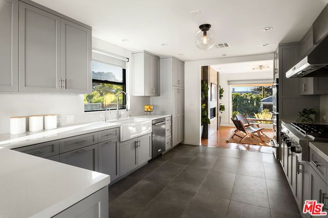 8130 Fordham Road, Los Angeles, CA 90045