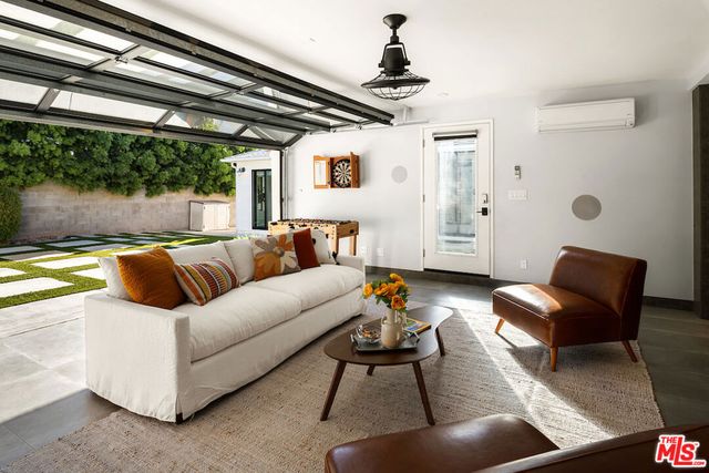 8130 Fordham Road, Los Angeles, CA 90045