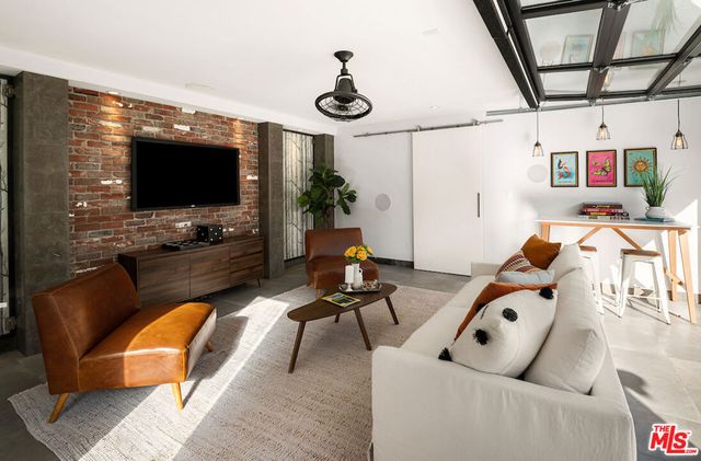 8130 Fordham Road, Los Angeles, CA 90045