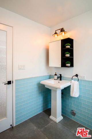 8130 Fordham Road, Los Angeles, CA 90045