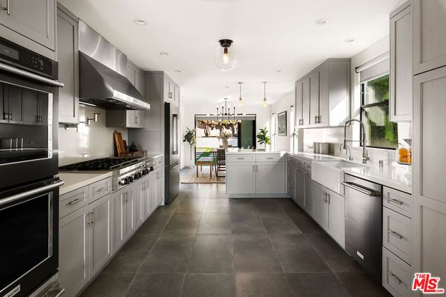 8130 Fordham Road, Los Angeles, CA 90045