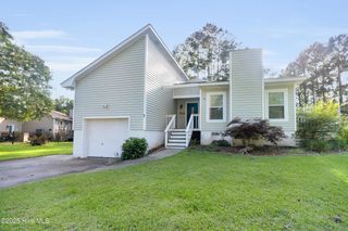 103 Bowline Road, New Bern, NC 28562