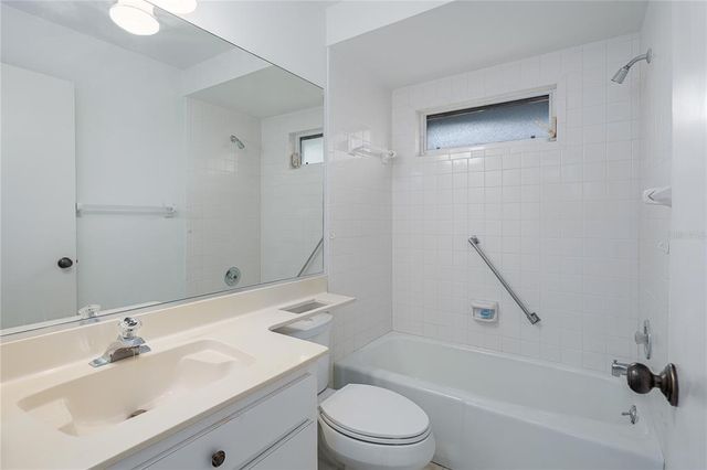 5727 GARDEN LAKES PALM, Bradenton, FL 34203