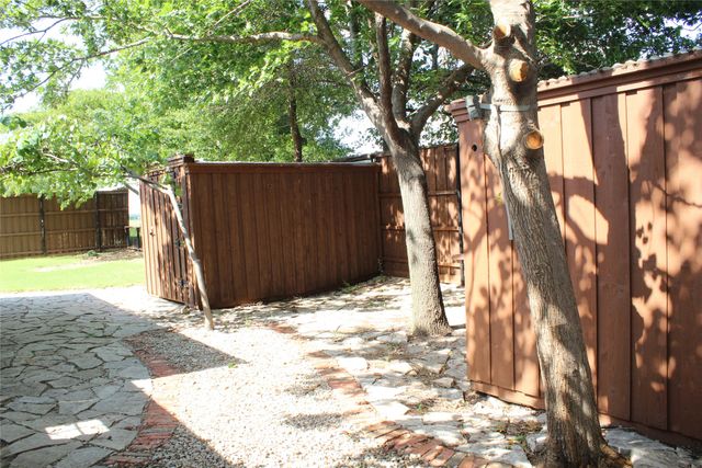 11000 Breezewood Drive, Frisco, TX 75033
