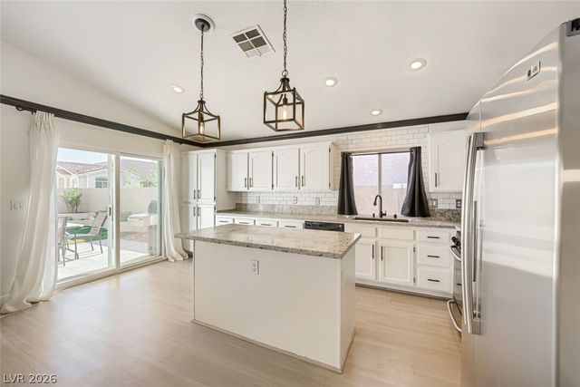 10236 Desert Wind Drive, Las Vegas, NV 89144
