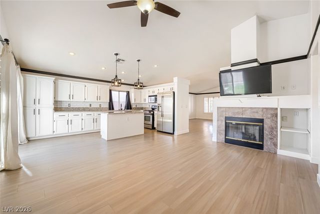 10236 Desert Wind Drive, Las Vegas, NV 89144