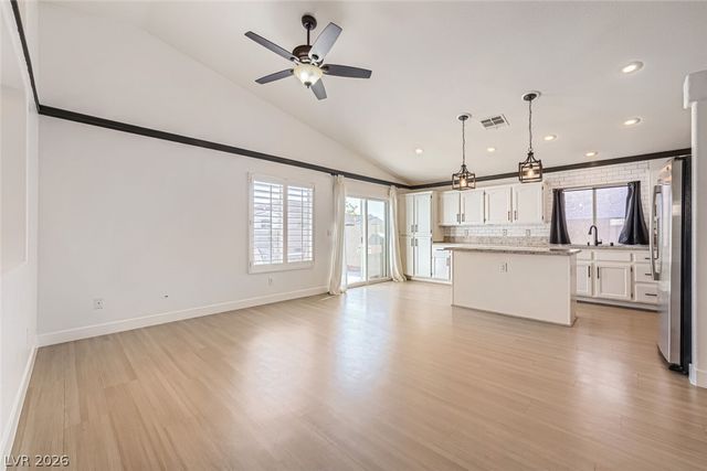 10236 Desert Wind Drive, Las Vegas, NV 89144