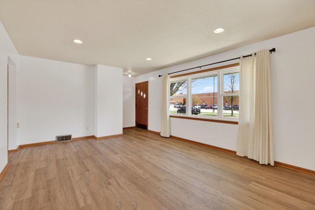 1431 2nd Avenue SW, Rochester, MN 55902