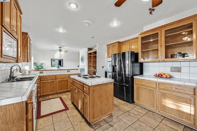 21021 Reeve Rd, Tracy, CA 95304